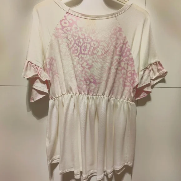 Flutter sleeve Animal Print blouse - Picture 4 of 6